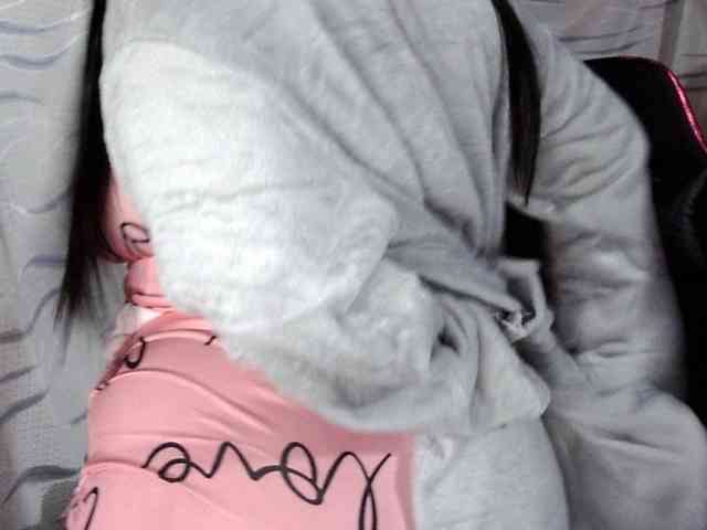 Letty33 webcam