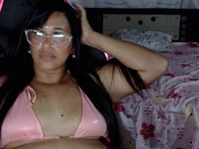 Letty33 webcam