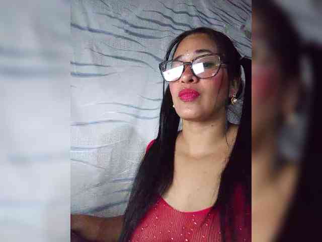 Letty33 webcam