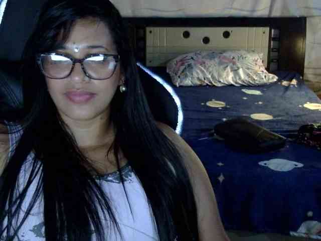 Letty33 webcam
