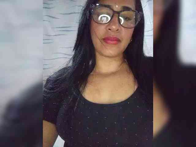 Letty33 webcam