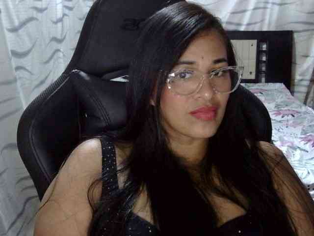 Letty33 webcam