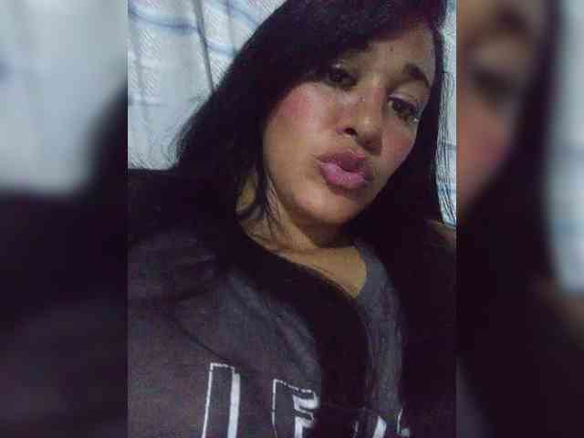 Letty33 webcam