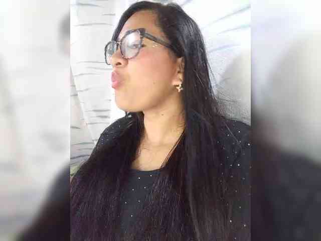 Letty33 webcam