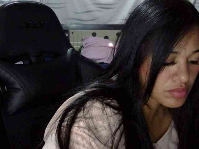 Letty33 webcam