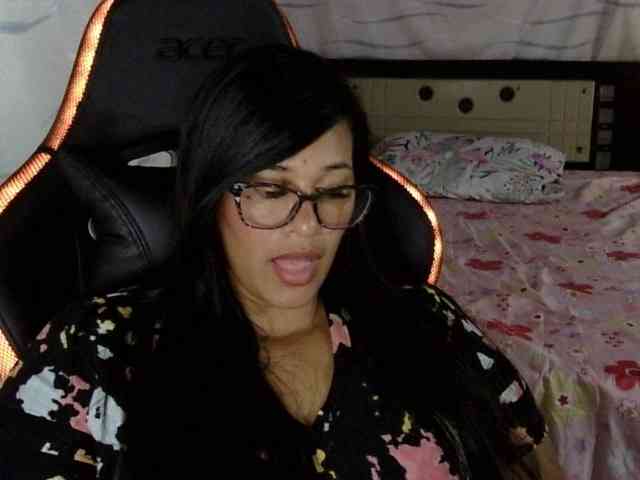 Letty33 webcam