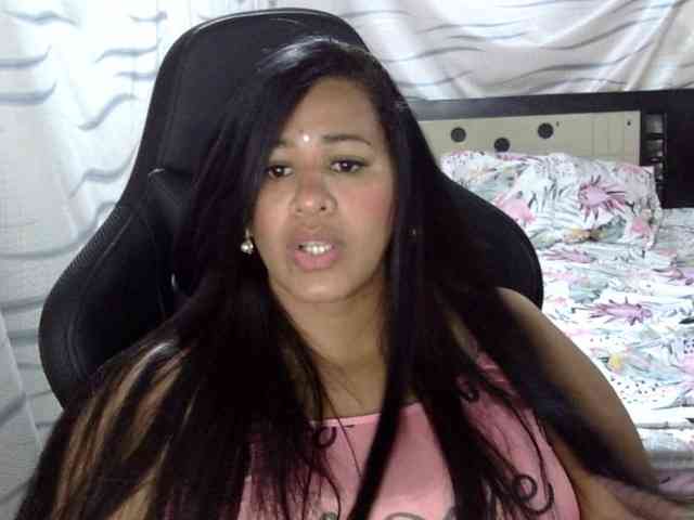 Letty33 webcam