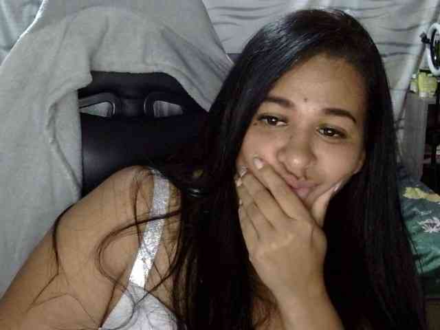 Letty33 webcam