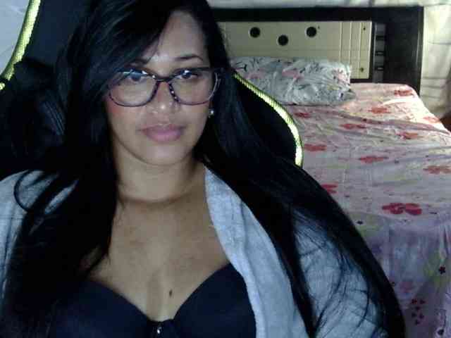 Letty33 webcam