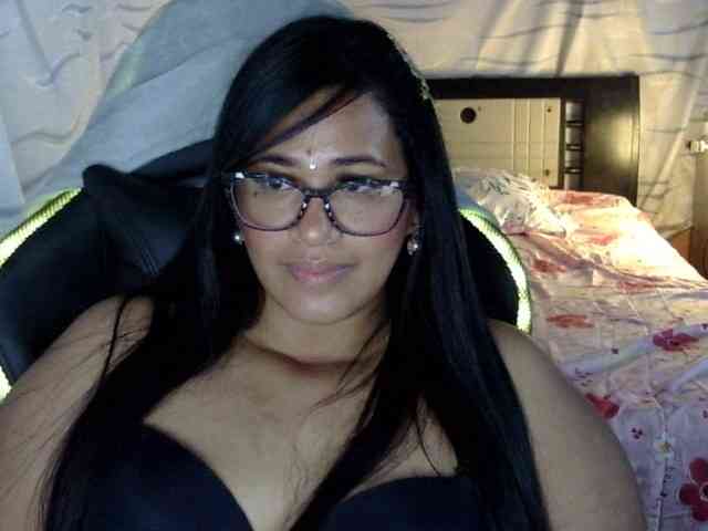 Letty33 webcam