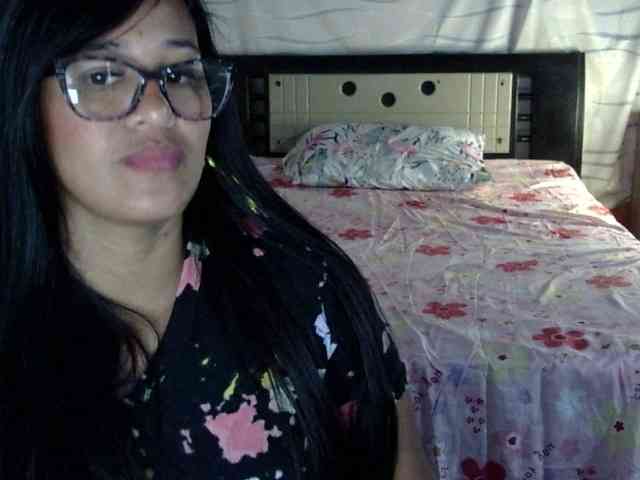 Letty33 webcam