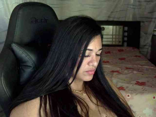 Letty33 webcam