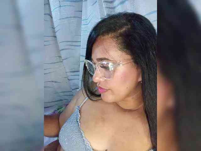 Letty33 webcam