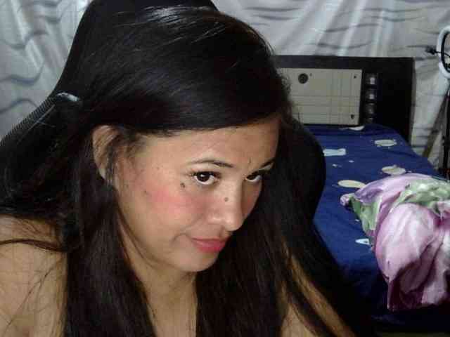 Letty33 webcam