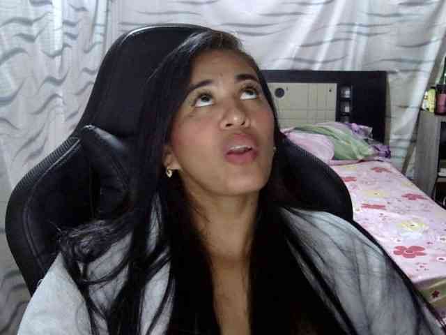 Letty33 webcam