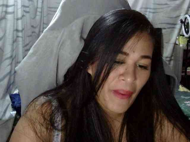 Letty33 webcam