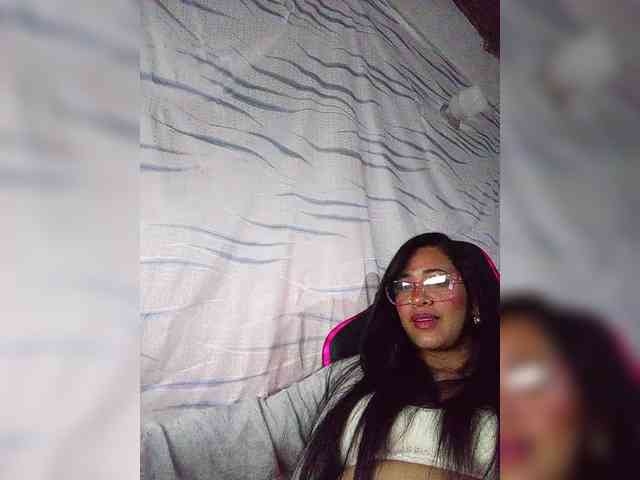 Letty33 webcam