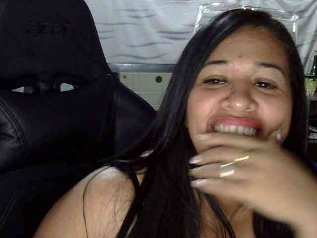 Letty33 webcam