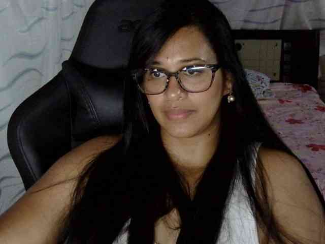 Letty33 webcam