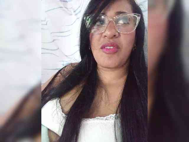 Letty33 webcam