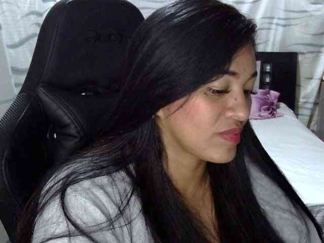 Letty33 webcam
