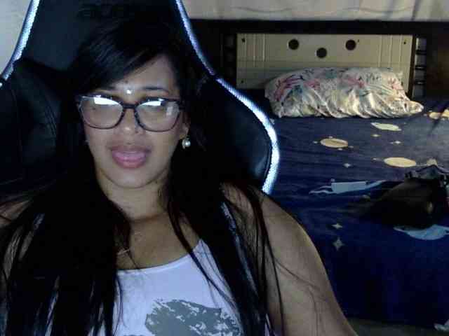 Letty33 webcam