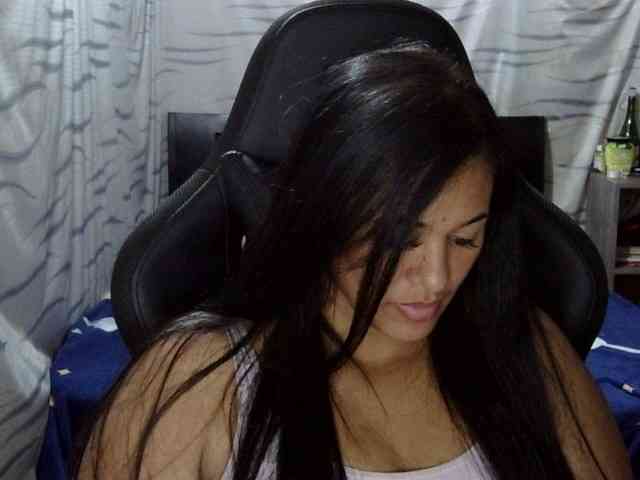 Letty33 webcam