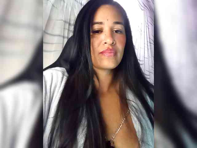 Letty33 webcam