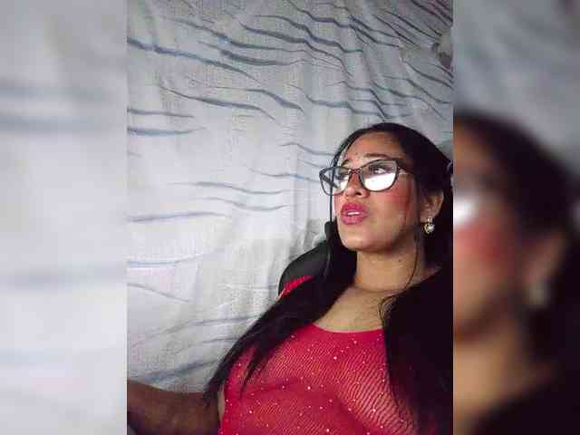 Letty33 webcam