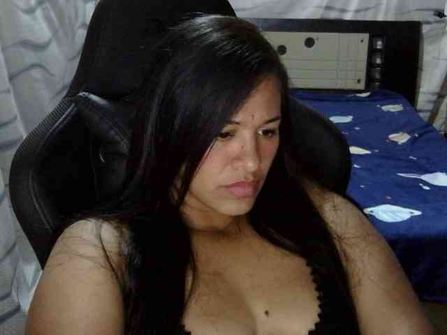 Letty33 webcam