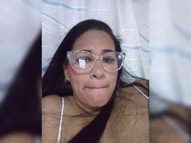 Letty33 webcam