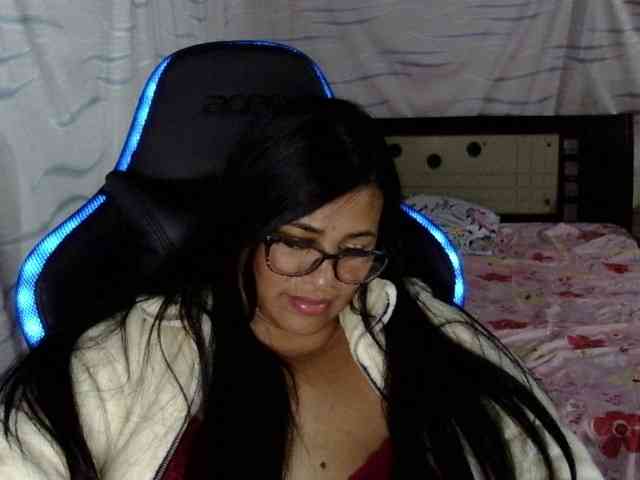 Letty33 webcam