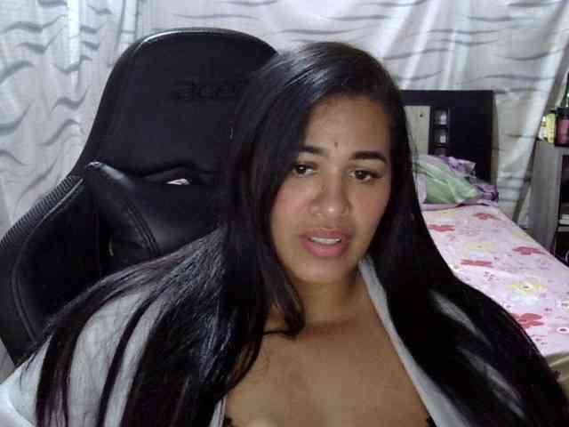 Letty33 webcam