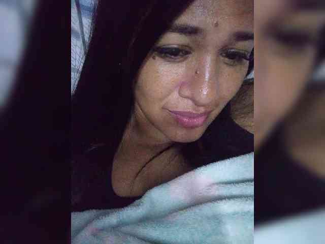 Letty33 webcam