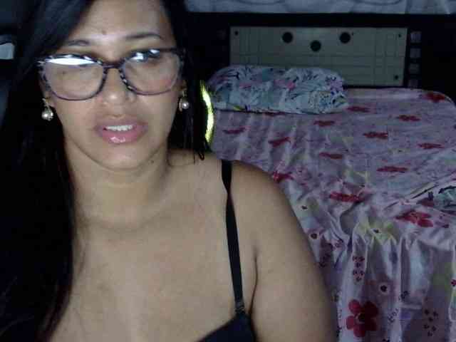 Letty33 webcam