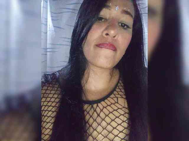 Letty33 webcam