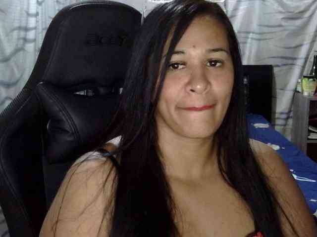 Letty33 webcam