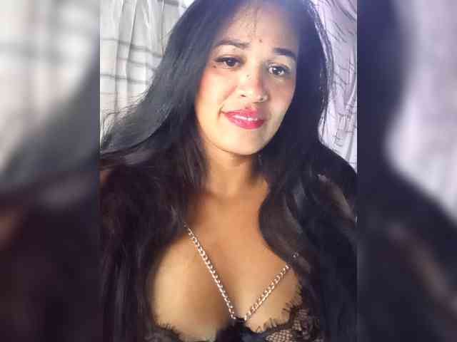 Letty33 webcam
