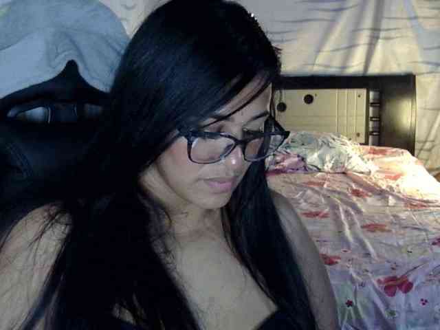 Letty33 webcam