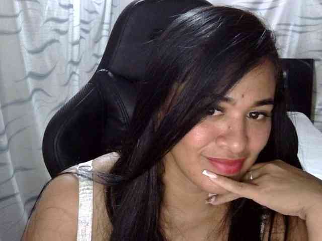 Letty33 webcam