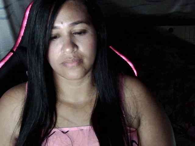 Letty33 webcam