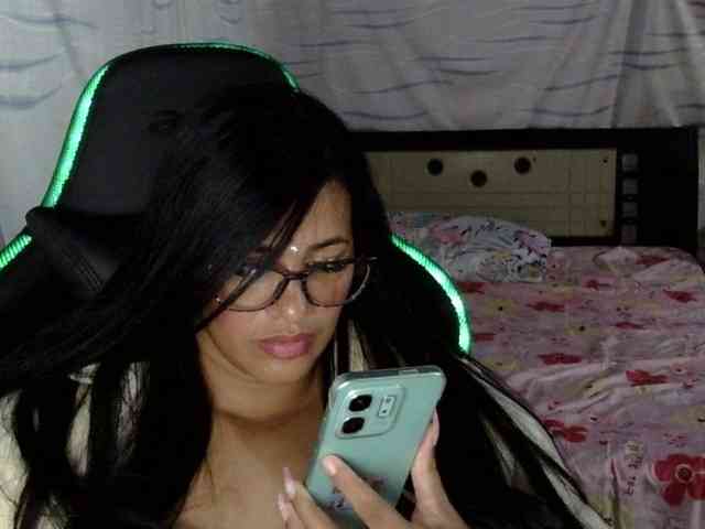 Letty33 webcam