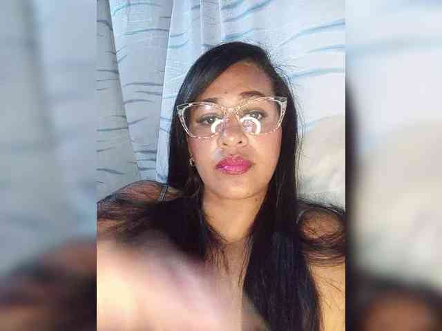 Letty33 webcam