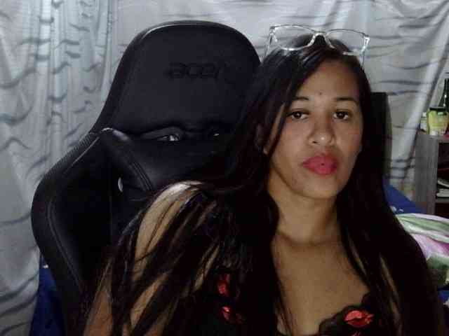 Letty33 webcam