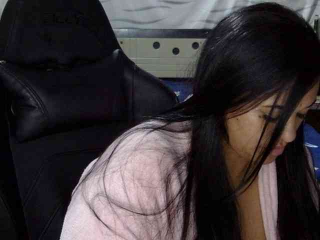 Letty33 webcam