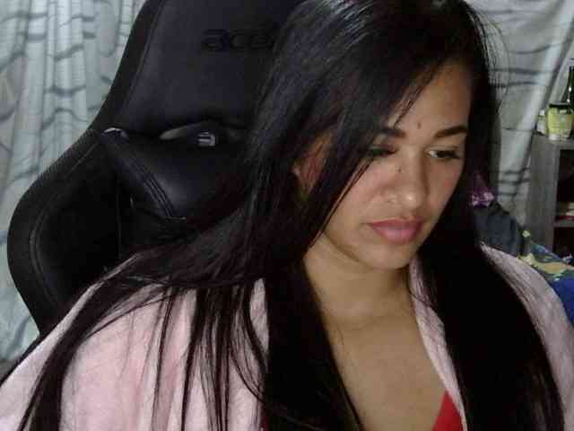 Letty33 webcam