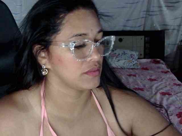Letty33 webcam