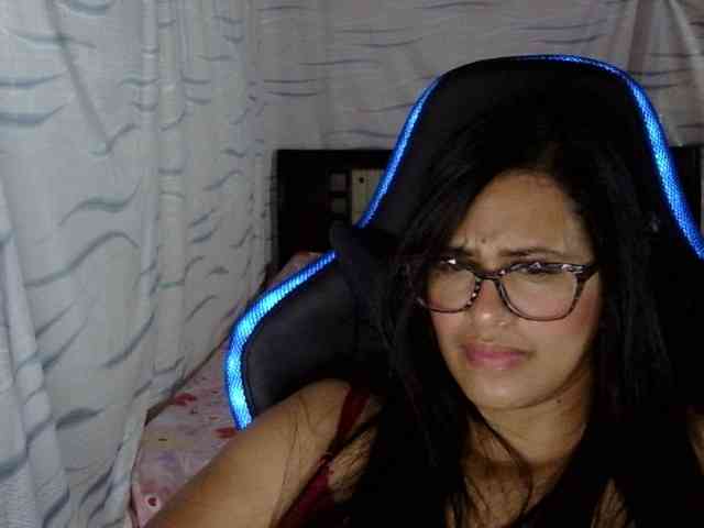 Letty33 webcam