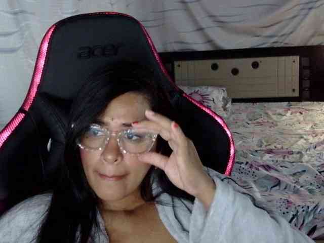 Letty33 webcam