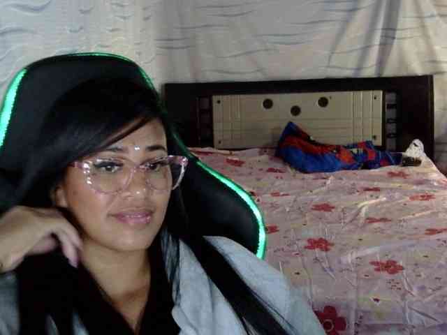 Letty33 webcam
